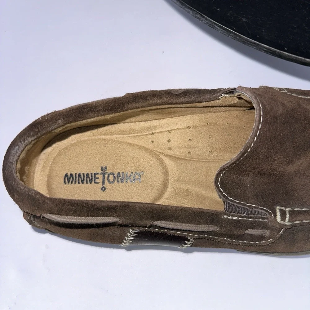 Minnetonka‎ Brown Leather Loafer Shoes Size 9.5 Slip On Boat Moc Toe ManMade